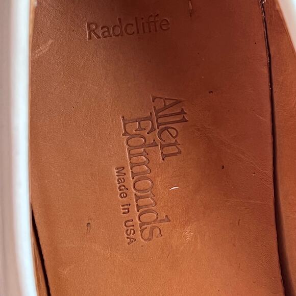 Allen Edmonds Women's Classic Black and White Flats - Picture 5 of 10